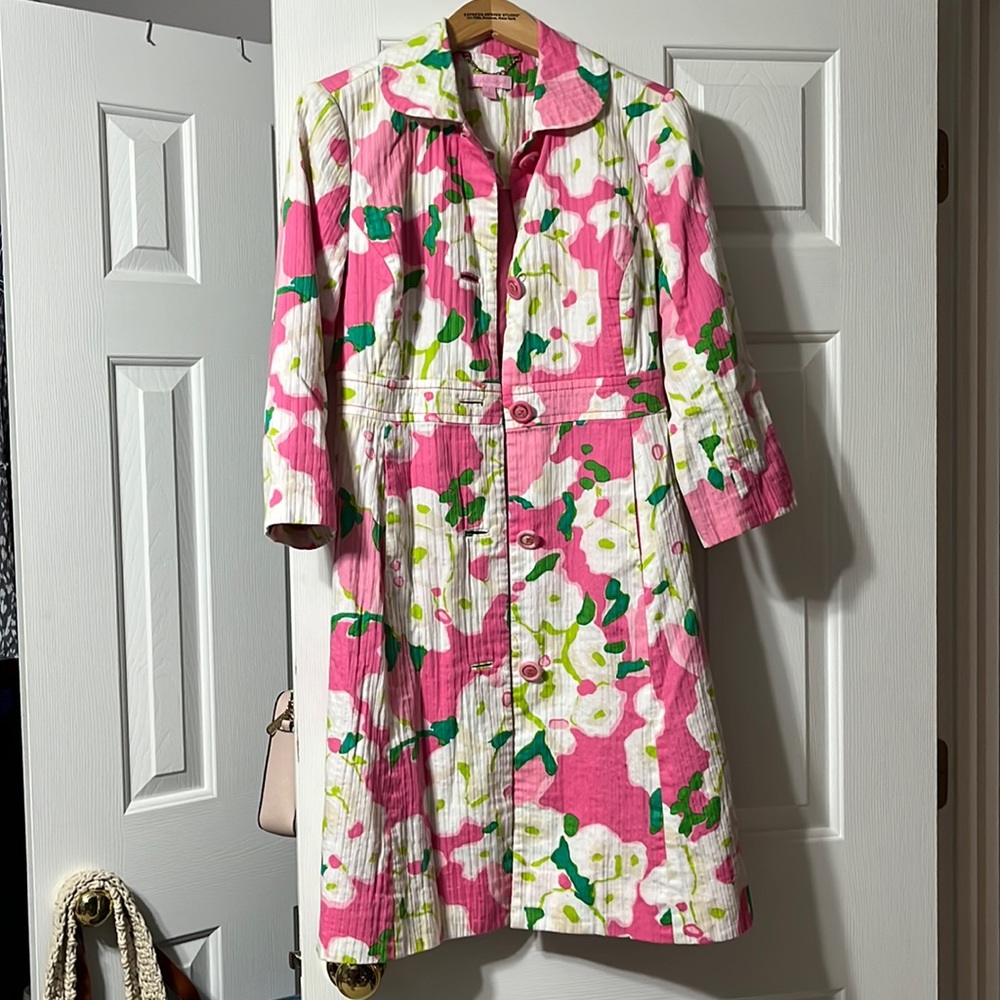 Lilly Pulitzer 3/4 length sleeves lady coat.